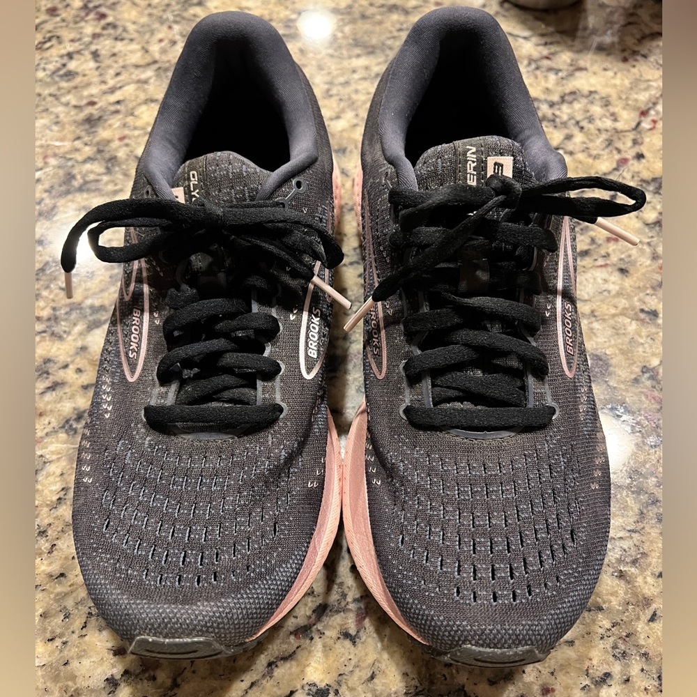 Brooks Women's Athletic Shoes in Black and Pink
